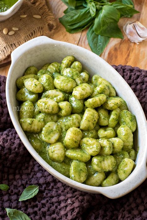 Pesto Gnocchi (Super Creamy & Easy to Make!) .